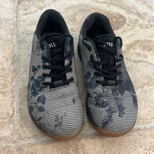 Womens Nobull floral trainer. Size 8.5